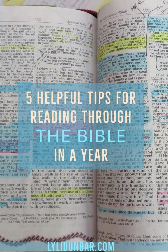 5 Helpful Tips for Reading Through the Bible in a Year with Free Printable